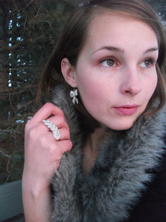 bow earrings, feather ring, fur snood,